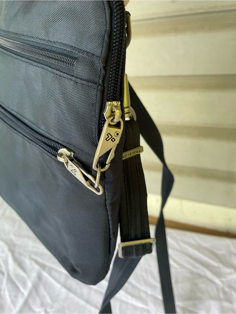 Travelon Navy Blue Crossbody Bag with locking Zip Pockets and Tan Liner - Picture 2 of 5